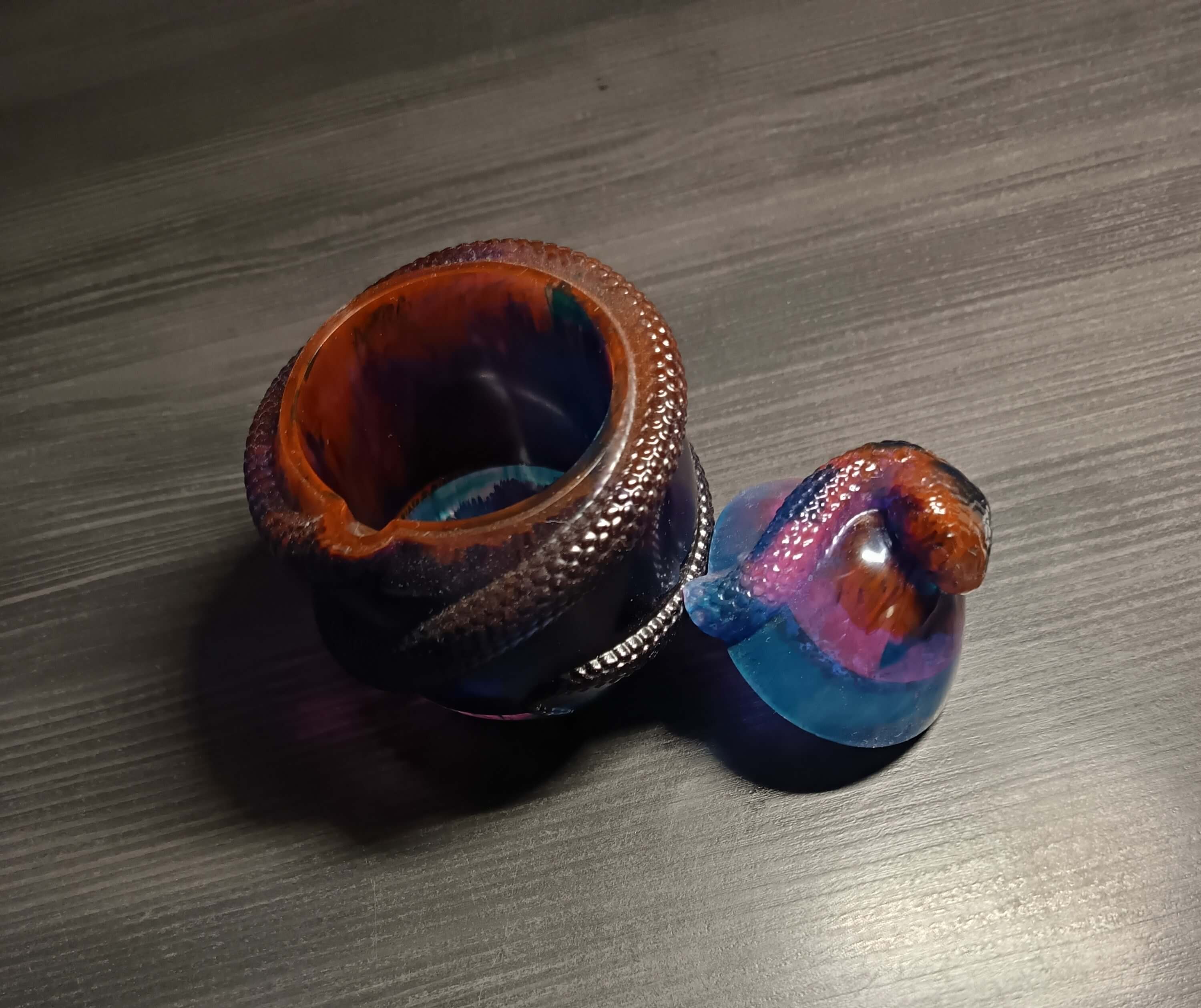 Boîte serpent Cachette Nocturne en résine époxy - Création artisanale fait main